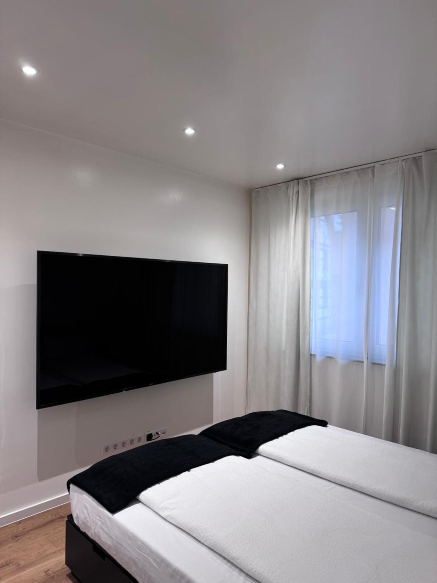 Stylisches City-Apartment ไฮล์บรอนน์ ภายนอก รูปภาพ
